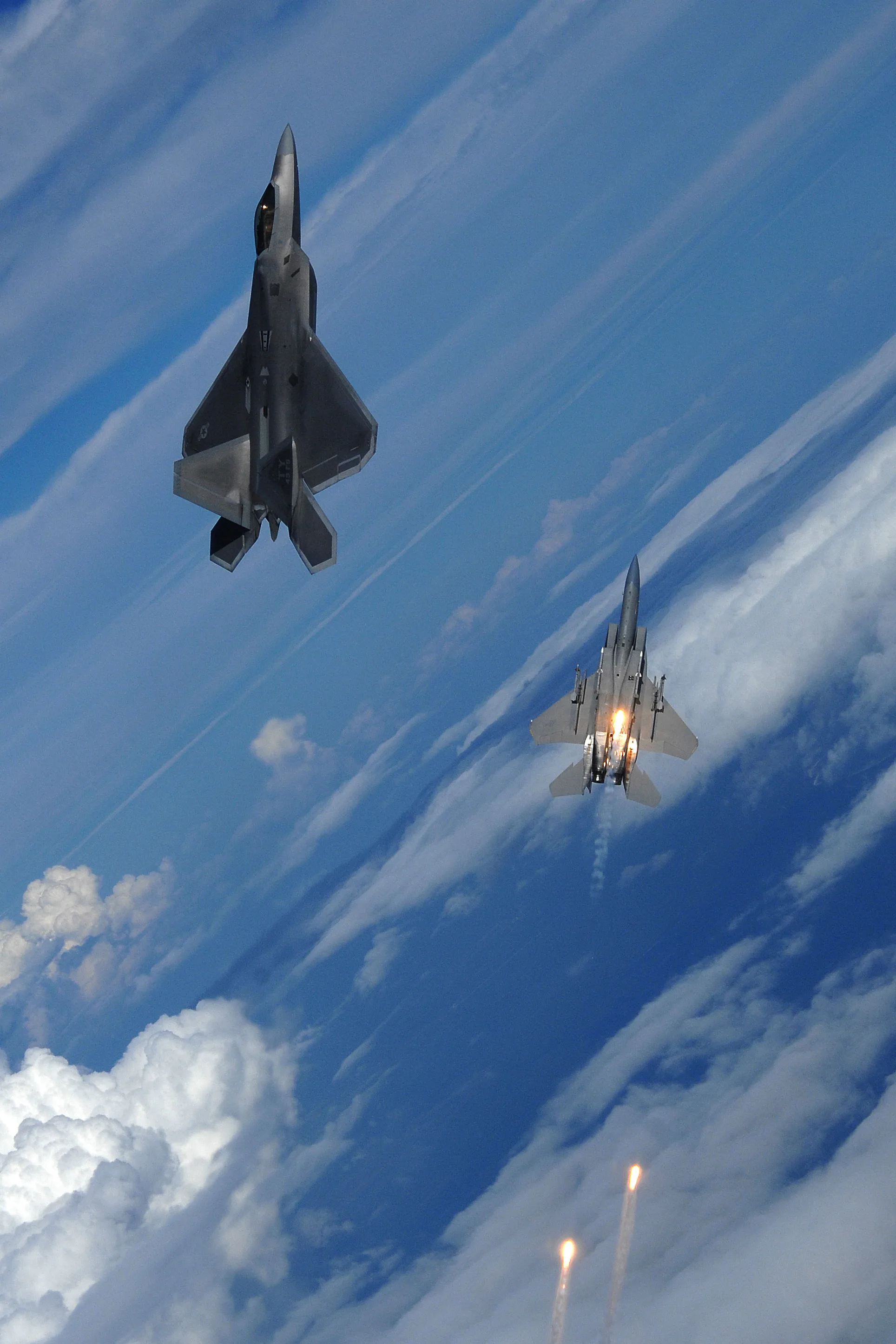 F-22 and F-15 training maneuvers